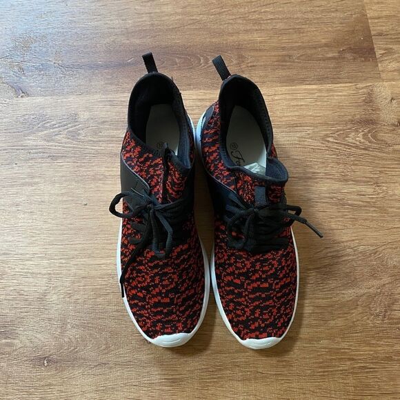 Forever Link Sneaker 10 - Picture 1 of 7